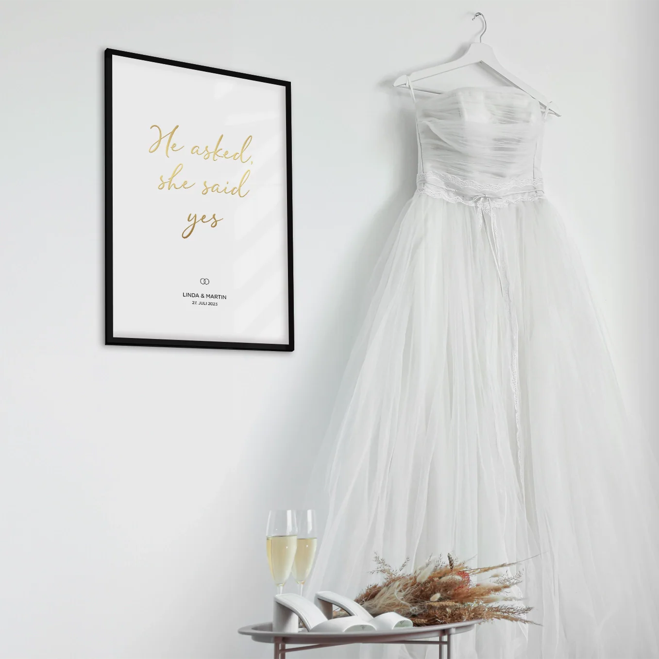 Affiche de mariage "Il a demandé, elle a dit oui" avec lettres dorées - Image 10