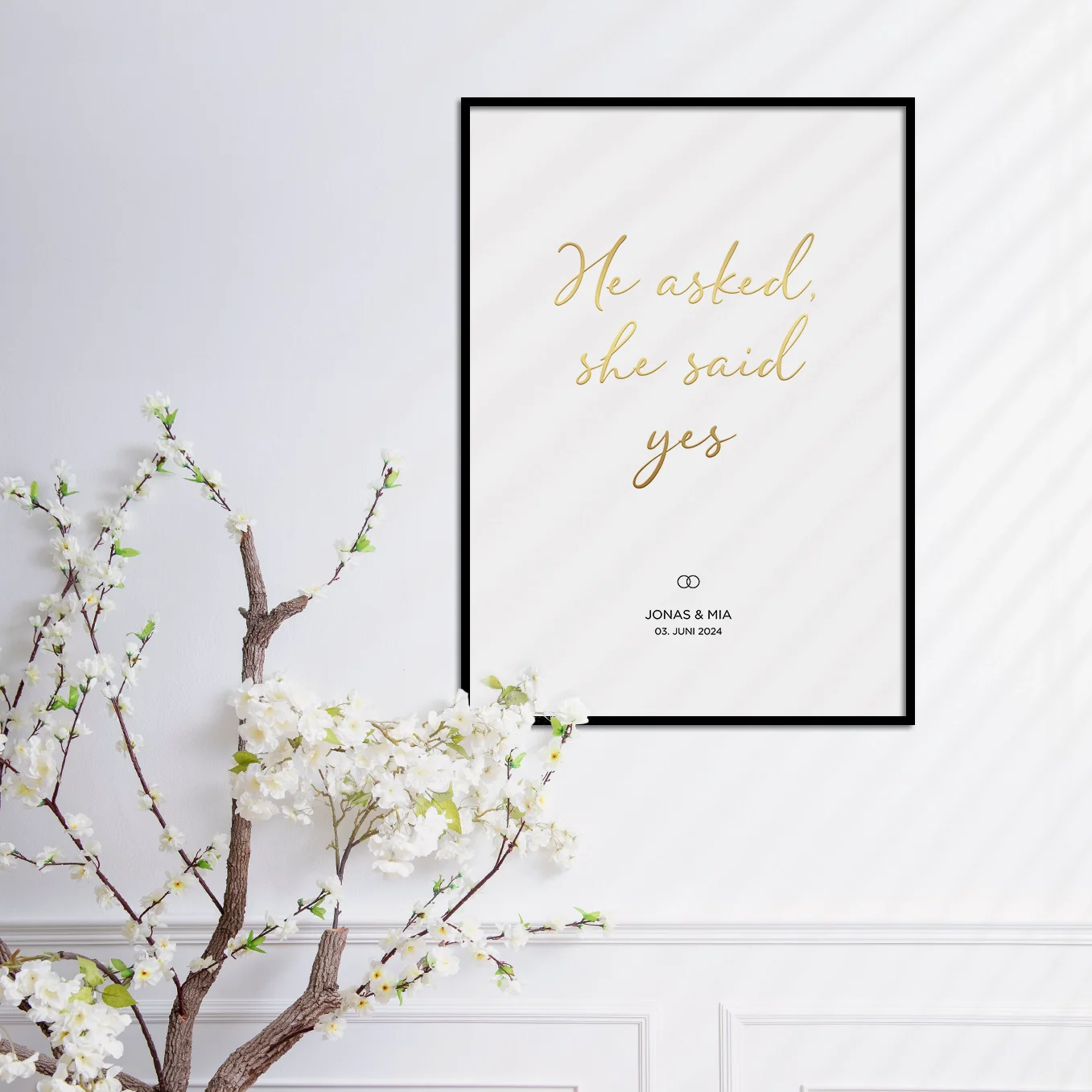 Affiche de mariage "Il a demandé, elle a dit oui" avec lettres dorées - Image 4