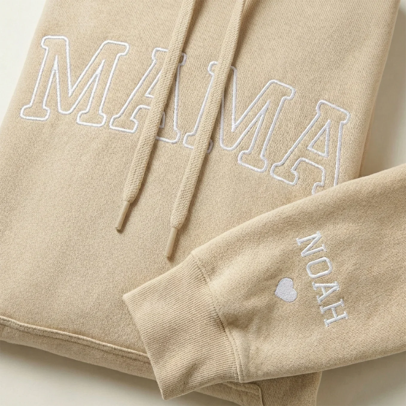 Personalisierter Hoodie bestickt "Mama" - Image 2