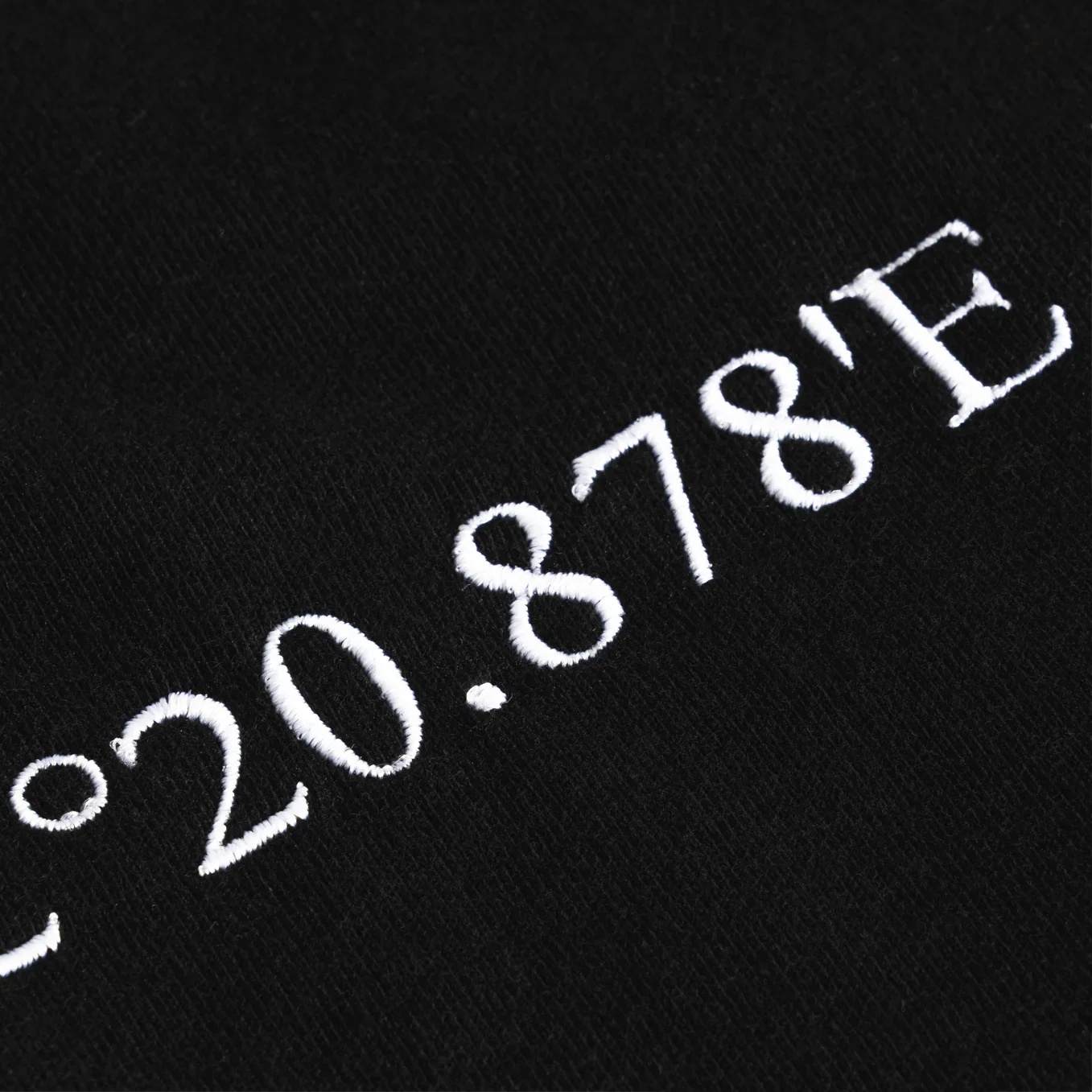 Personalisierter Sweater Bestickt "Koordinaten" - Image 9