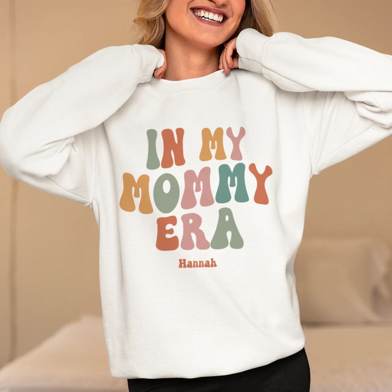Personalisierter Sweater "In My Mommy Era" - Image 7