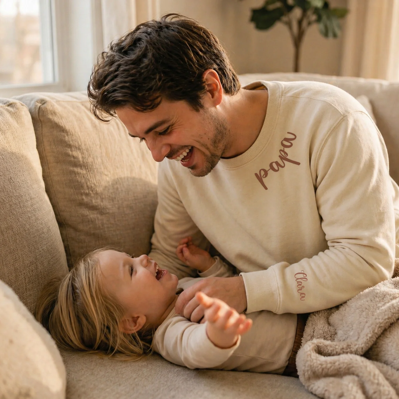 Personalisierter Sweater "Lieber Papa" mit Ärmeldruck - Image 9