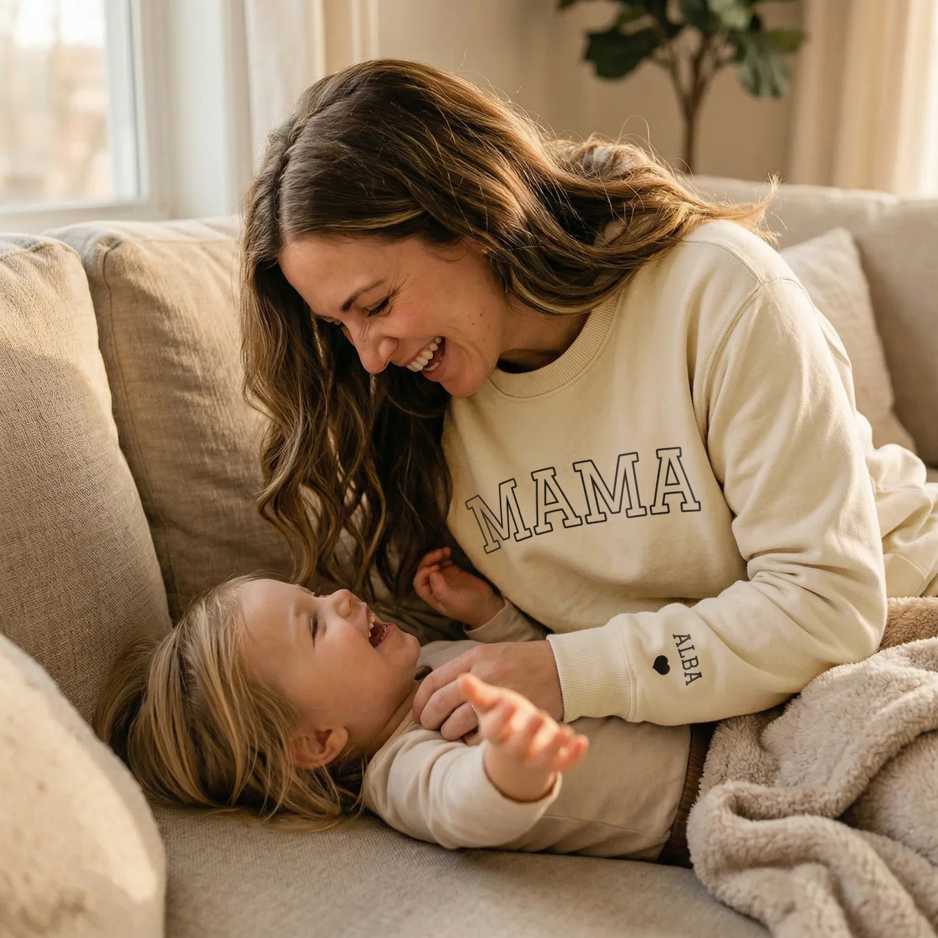 Personalisierter Sweater "Mama & Kinder" mit Ärmeldruck - Image 16