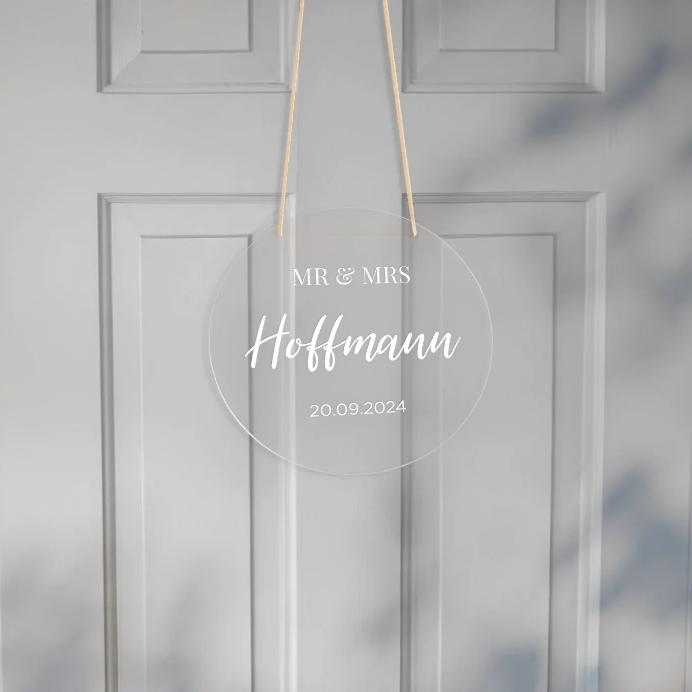 Panneau de porte acrylique personnalisé « Mr &amp; Mrs » - Image 3