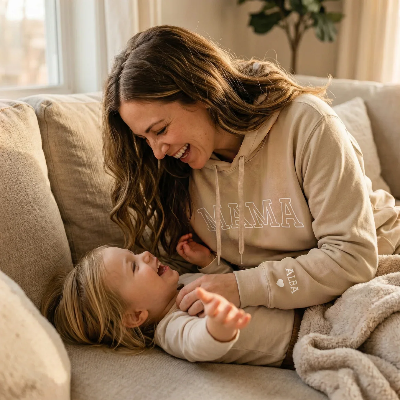 Sweat à Capuche Personnalisé "MAMAN" avec Impression sur Manche - Image 18