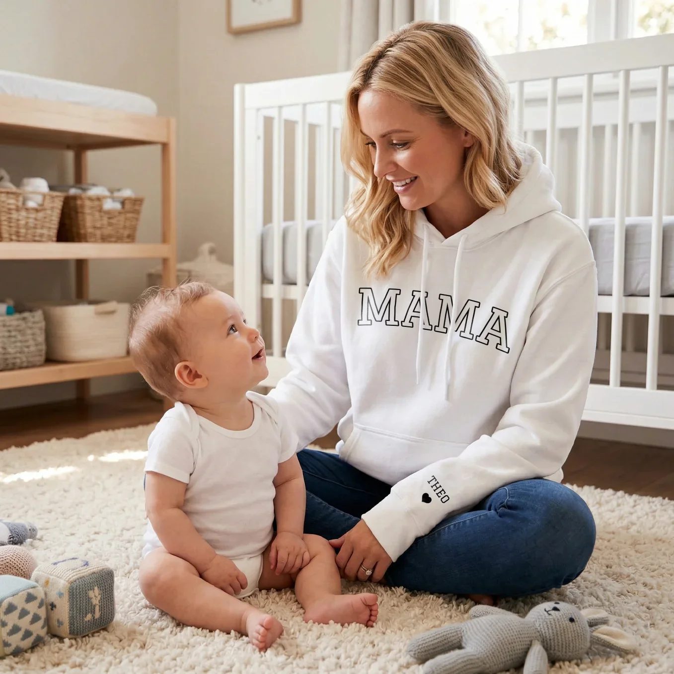 Sweat à Capuche Personnalisé "MAMAN" avec Impression sur Manche - Image 6