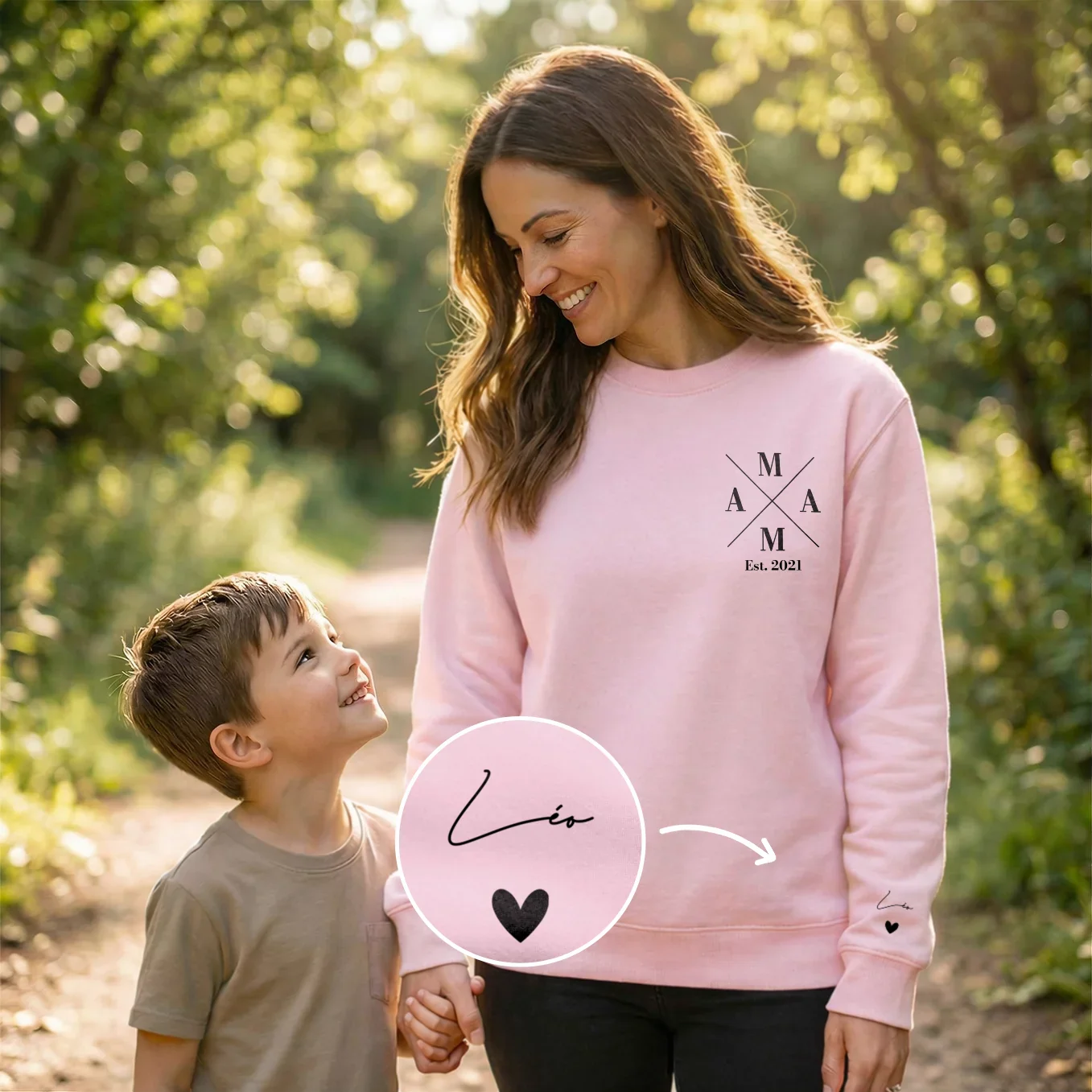 Sweat personnalisé "Mama Cross" avec impression manche - Image 11