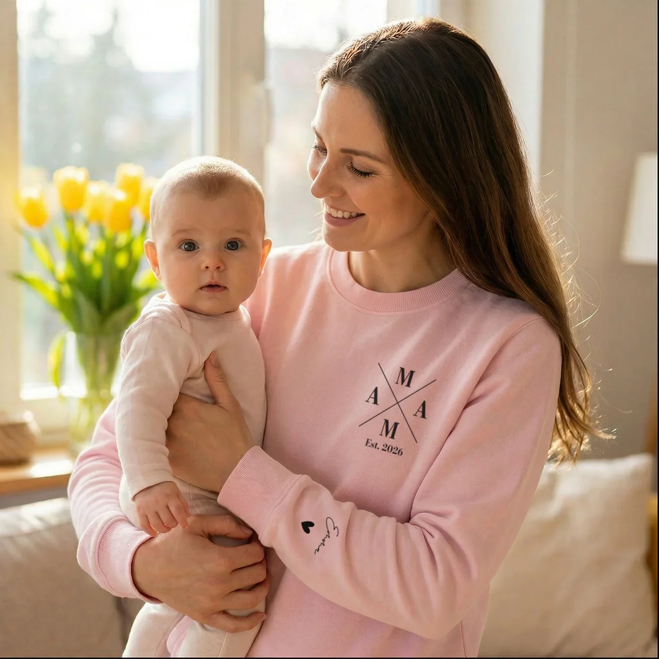 Sweat personnalisé "Mama Cross" avec impression manche - Image 3