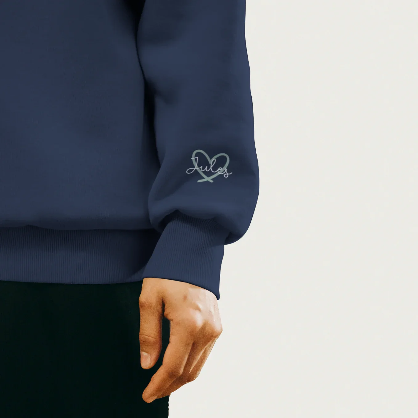 Sweat personnalisé « MAMAN » avec prénoms sur la manche - Image 8