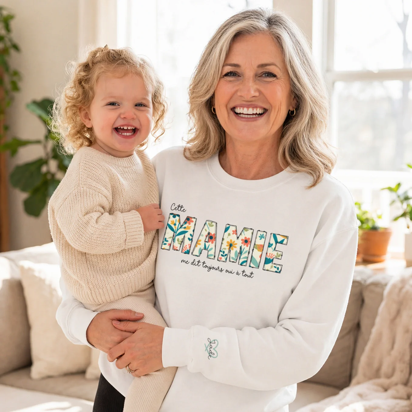 Sweat personnalisé « MAMAN » avec prénoms sur la manche - Image 9