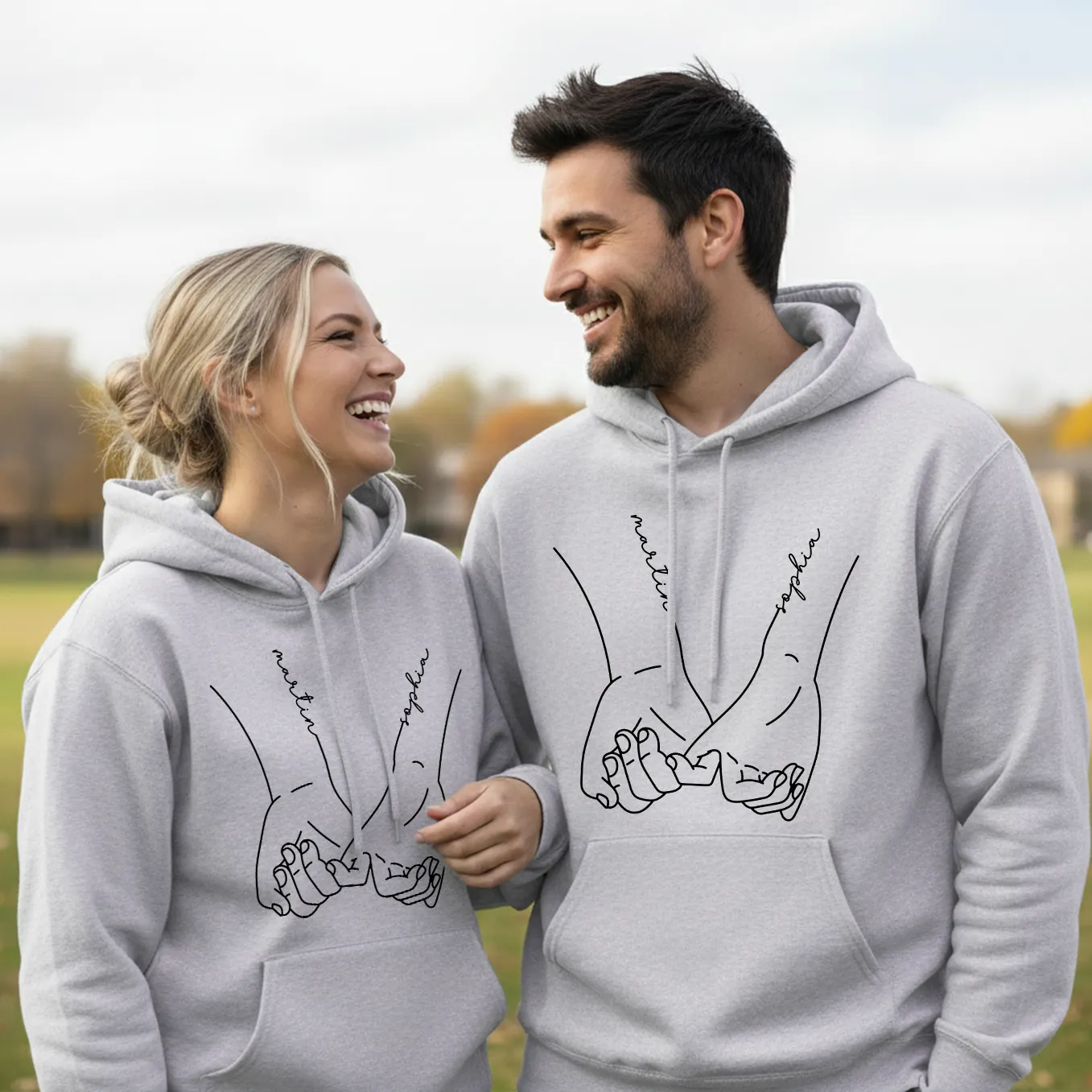 Sweats à capuche personnalisés pour couple « Main dans la main » - Image 5