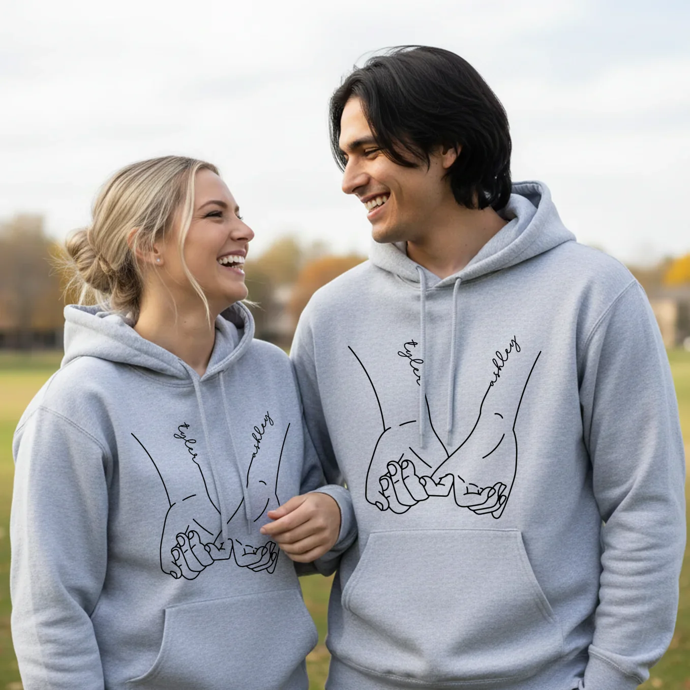 (US) Personalisierte Partnerlook Hoodies "Hand in Hand" - Image 5