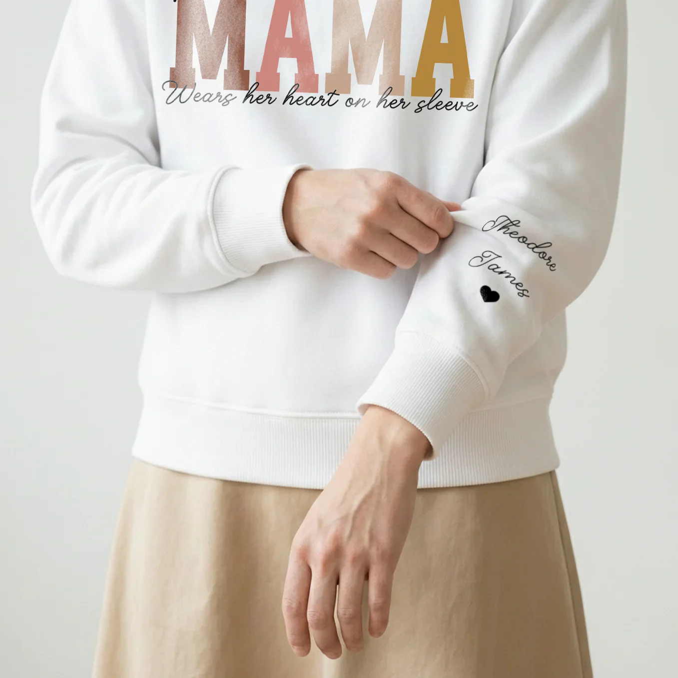 (US) Personalisierter Mama Sweater mit Ärmeldruck - Image 3