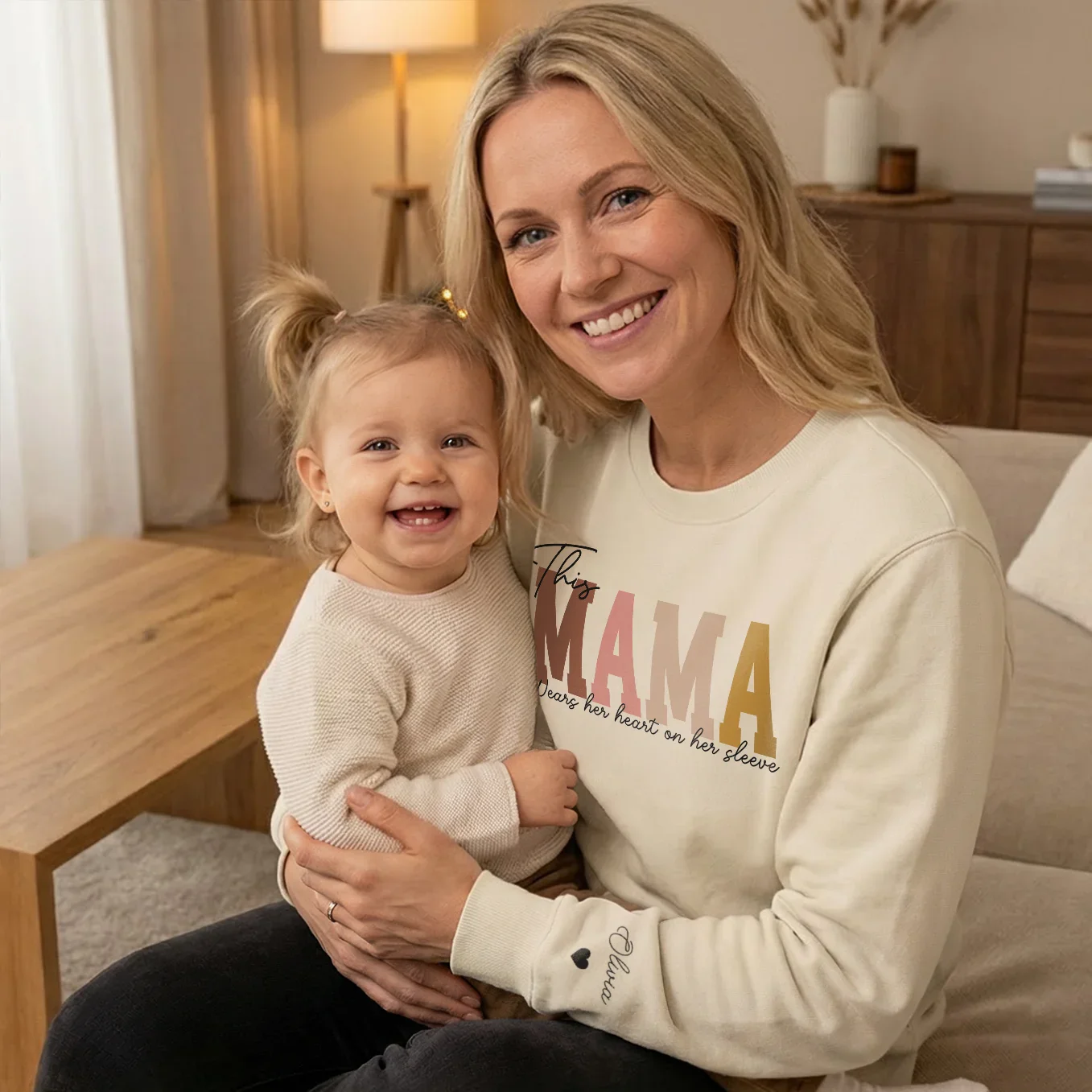 (US) Personalisierter Mama Sweater mit Ärmeldruck - Image 4