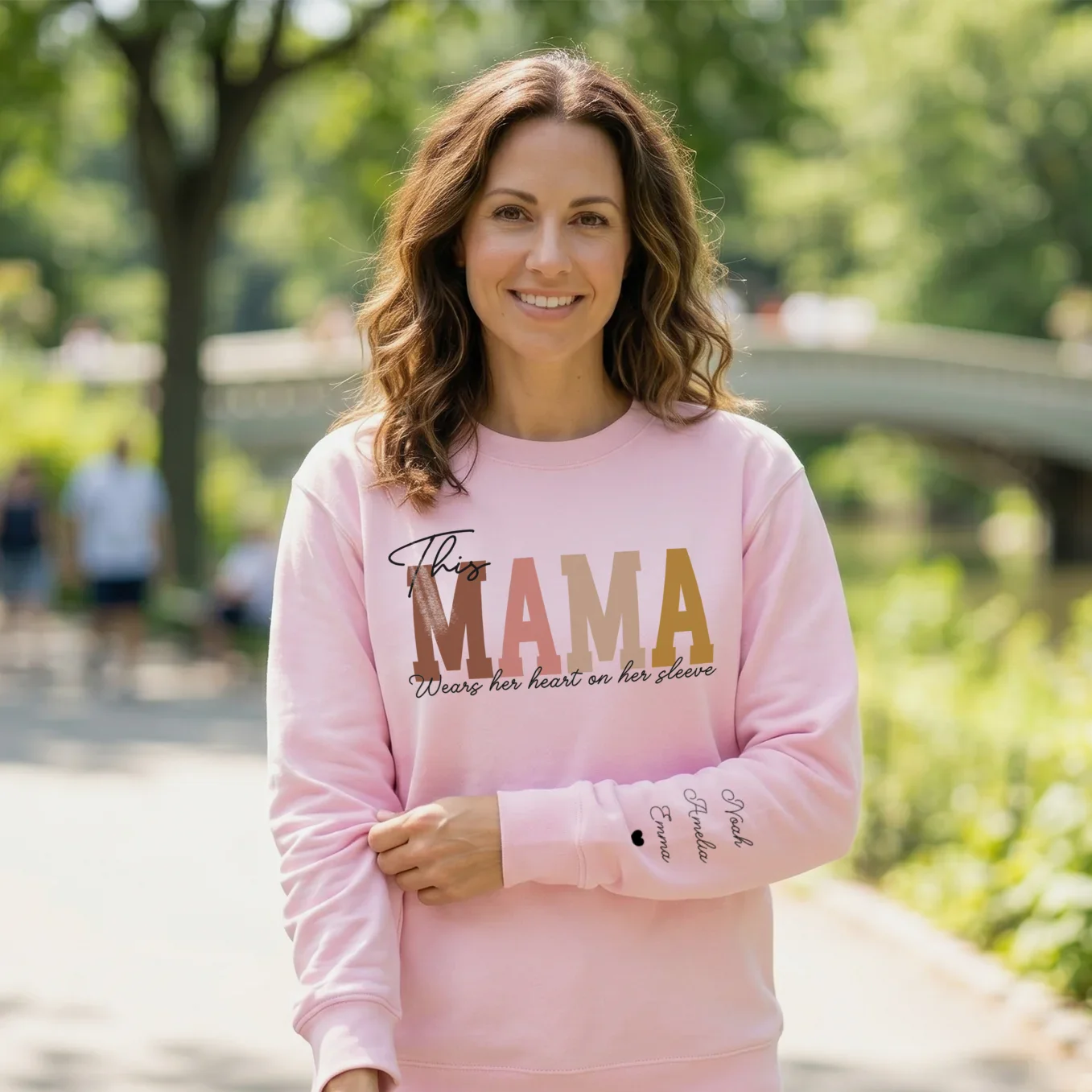 (US) Personalisierter Mama Sweater mit Ärmeldruck - Image 9