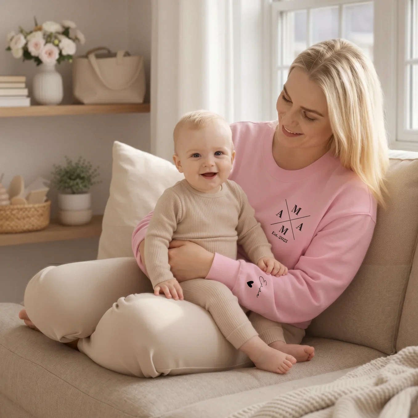 (US) Personalisierter Sweater "Mama Cross" mit Ärmeldruck