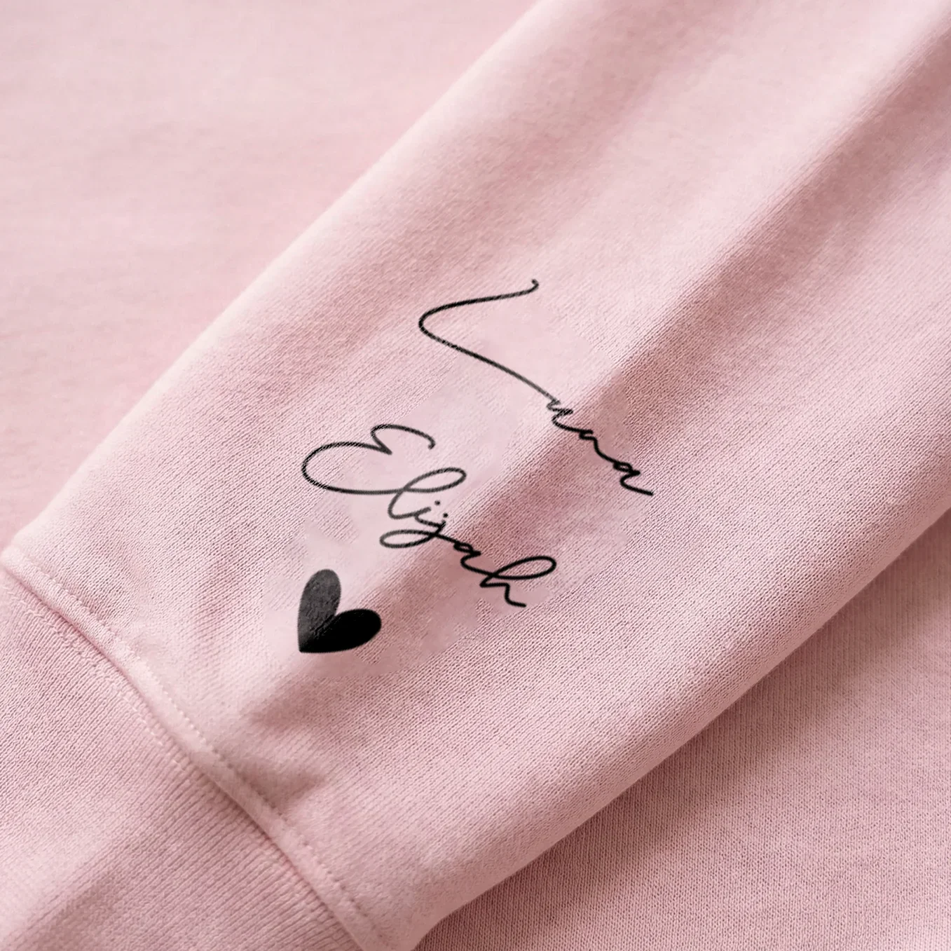 (US) Personalisierter Sweater "Mama Cross" mit Ärmeldruck - Image 10